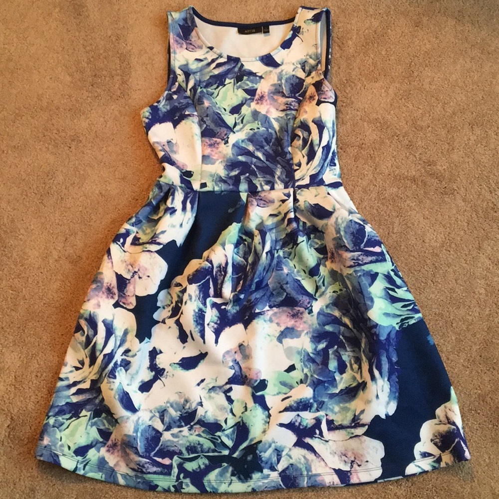 Watercolor print dress with pockets